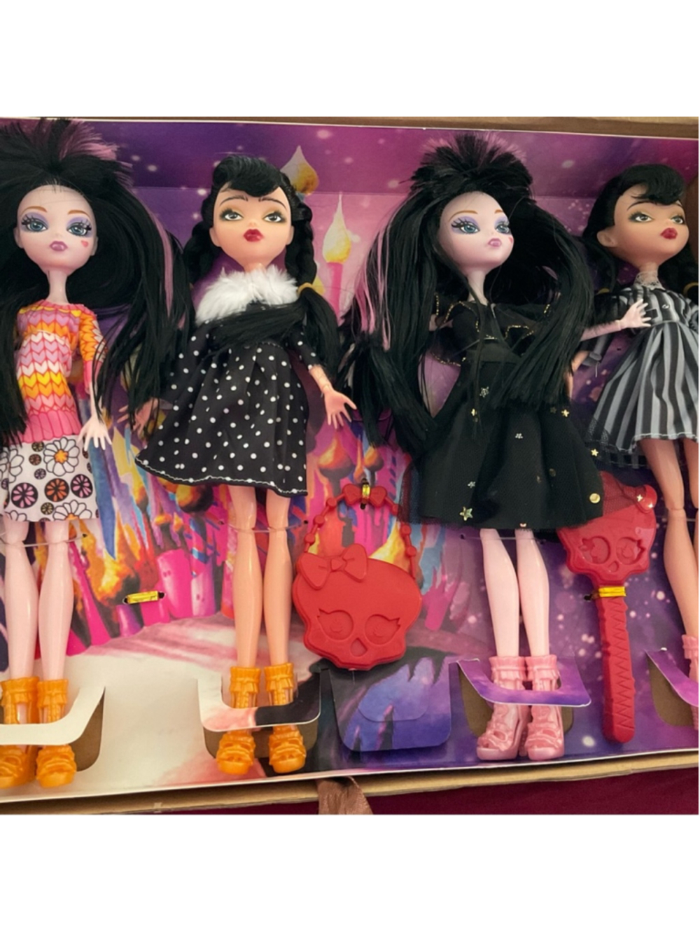 Set of Four Addams/Mondter High Fashion Dolls. 12”.new is alternative box.